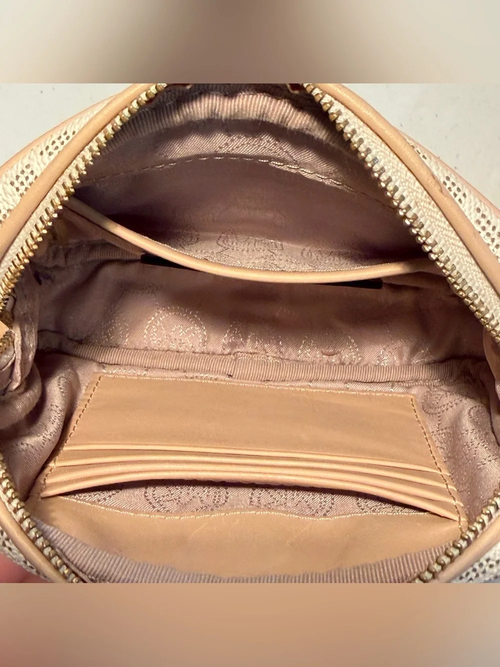 MK Jet Set Signature Chain Crossbody Camera Bag